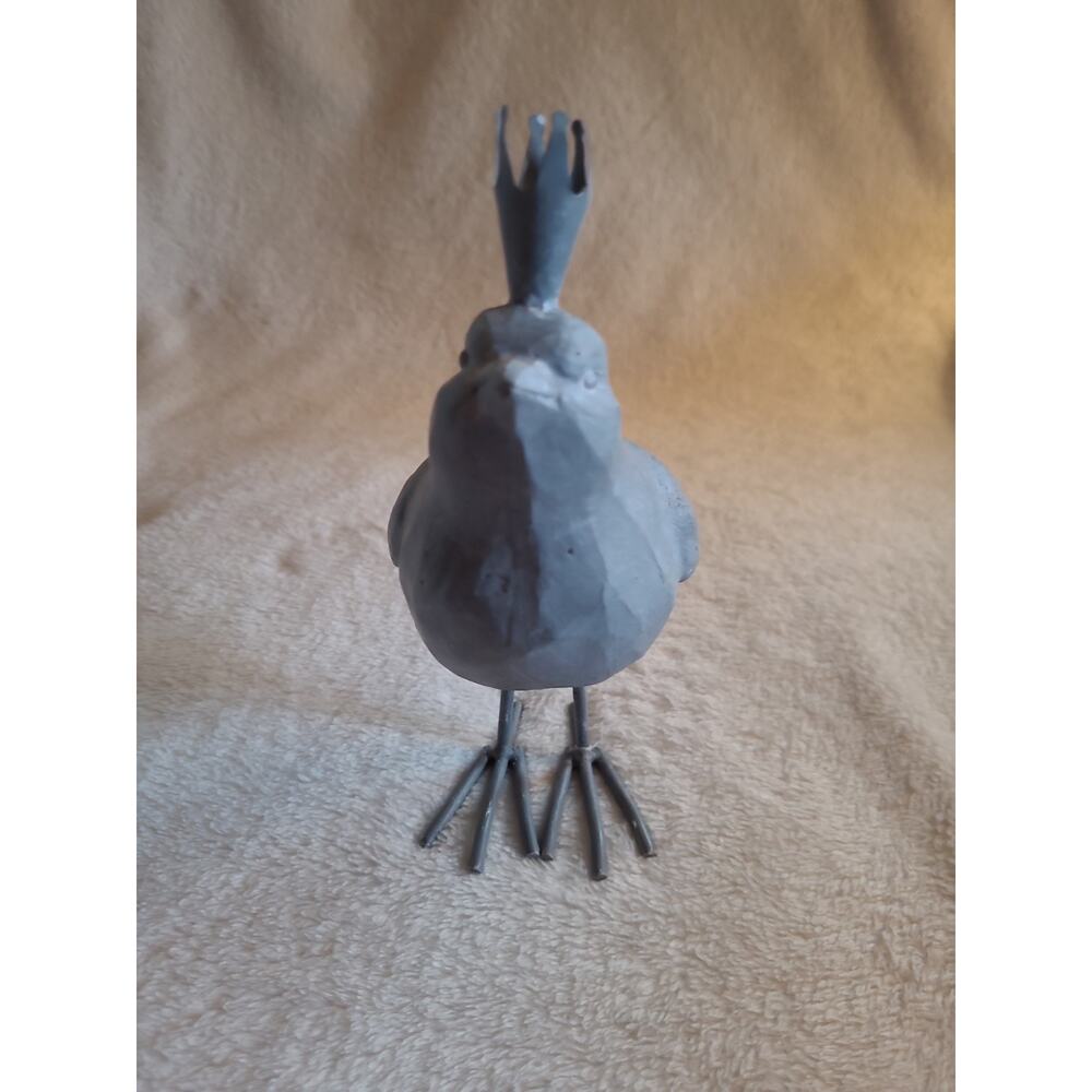 Rustic Gray Resin Bird Figurine with Crown Metal Feet Shabby Chic Farmhouse Deco - Picture 3 of 6